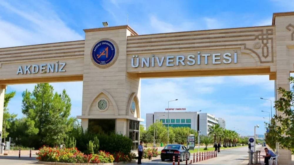 Akdeniz Üniversitesi kampüsü